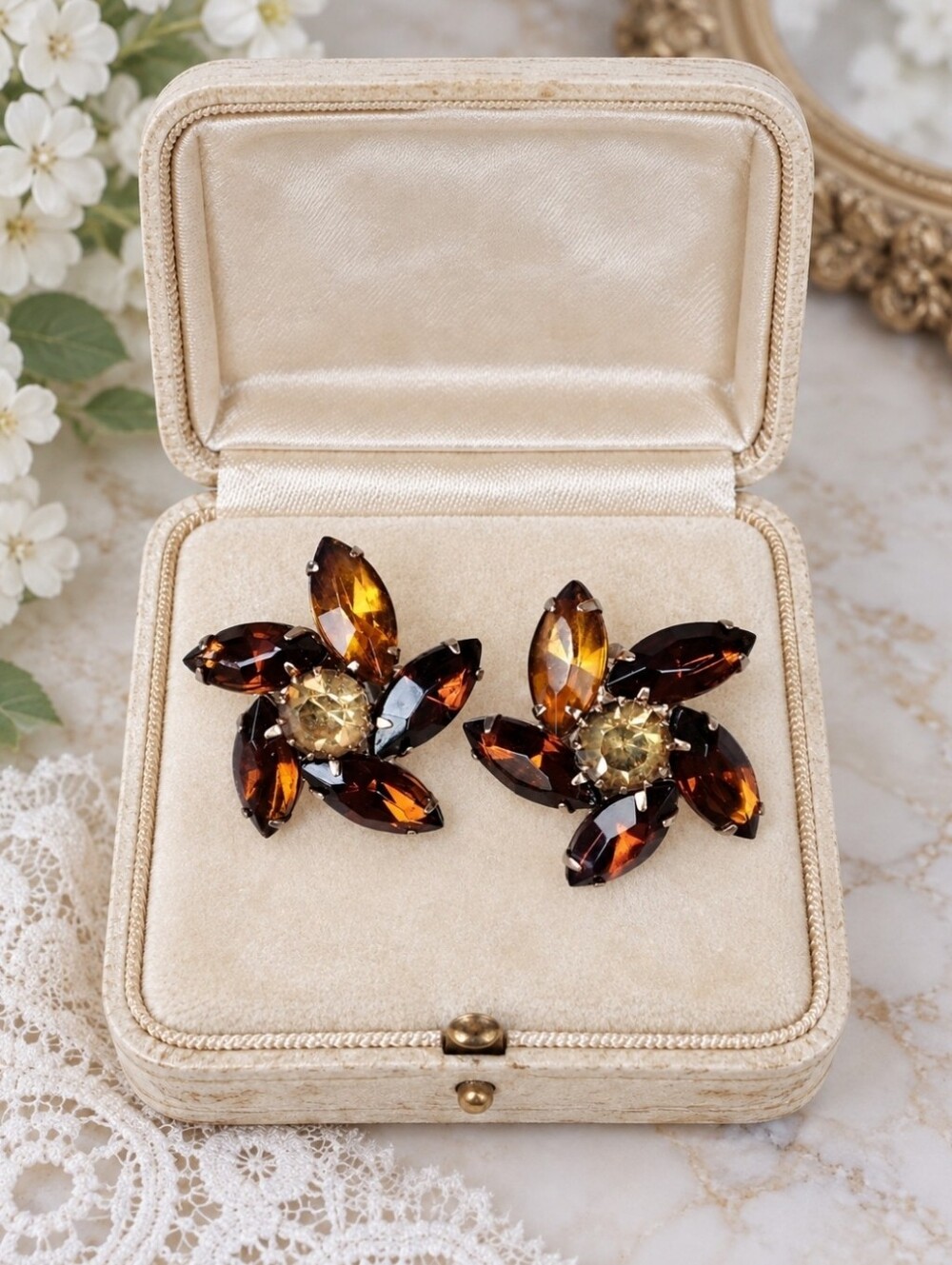 Root Beer Brown Chestnut Brown Topaz Honey Glass Gold Tone Clip Vintage Earrings